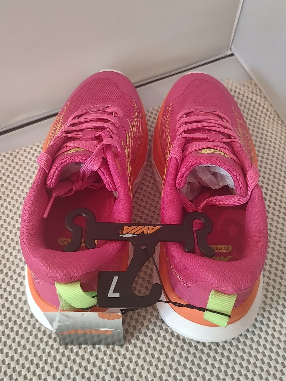 Avia Women’s Size 7 Jumbo Sneakers Pink NWT - Picture 5 of 6